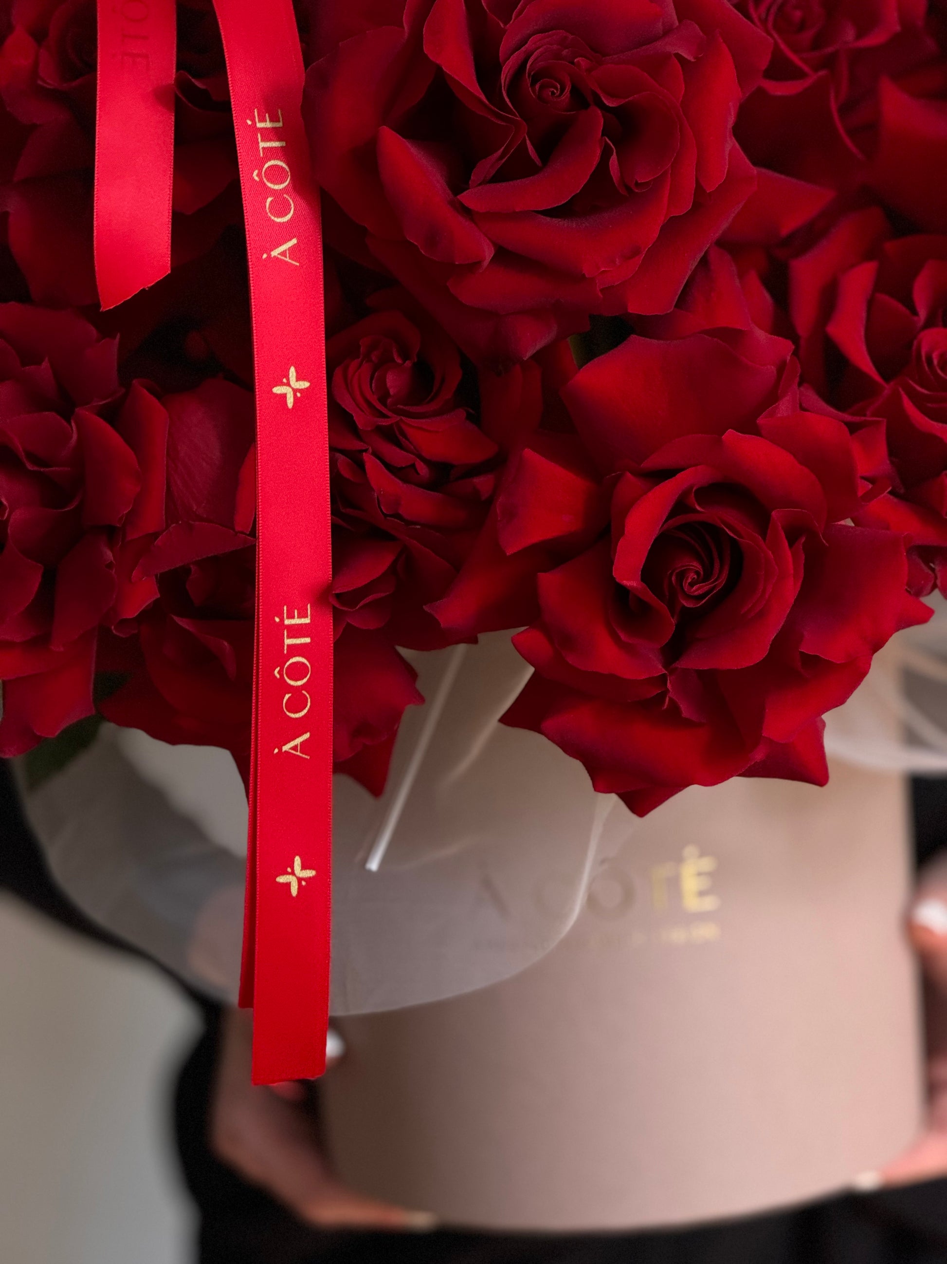 Cutie 45 trandafiri rosii